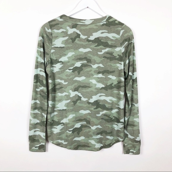 PINK VICTORIA’S SECRET LONG SLEEVE TOP CAMOUFLAGE SIZE LARGE - Picture 6 of 12